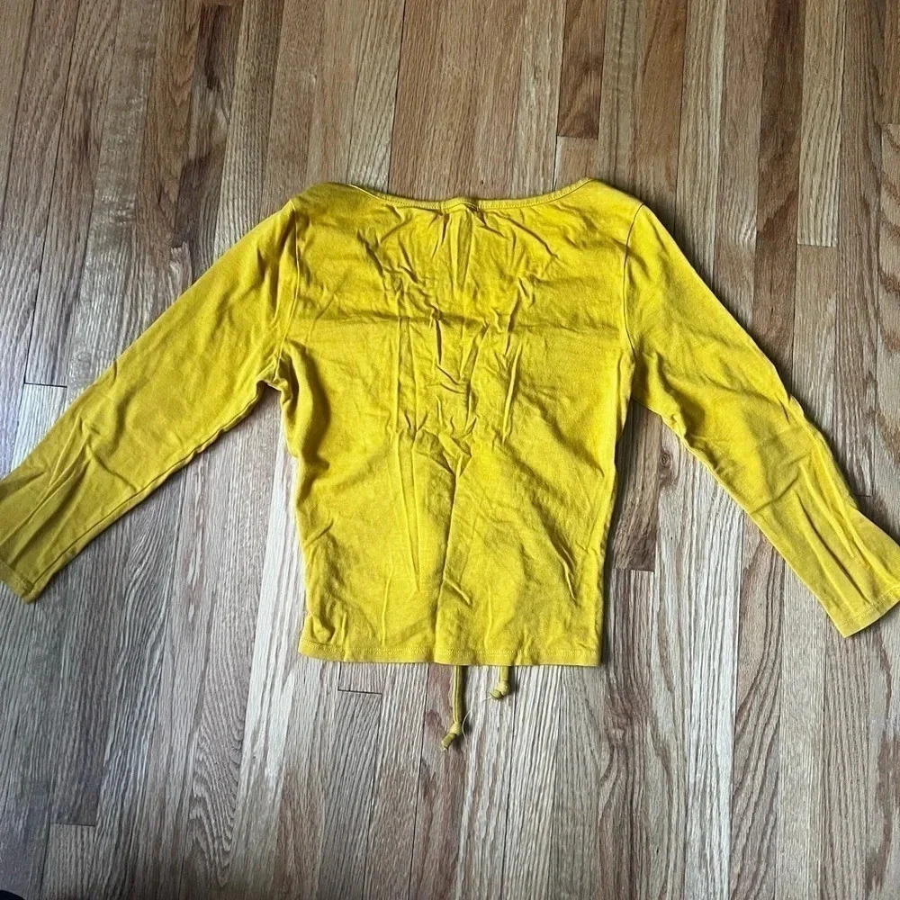 Heart & Hips mustard crop top - Picture 3 of 5
